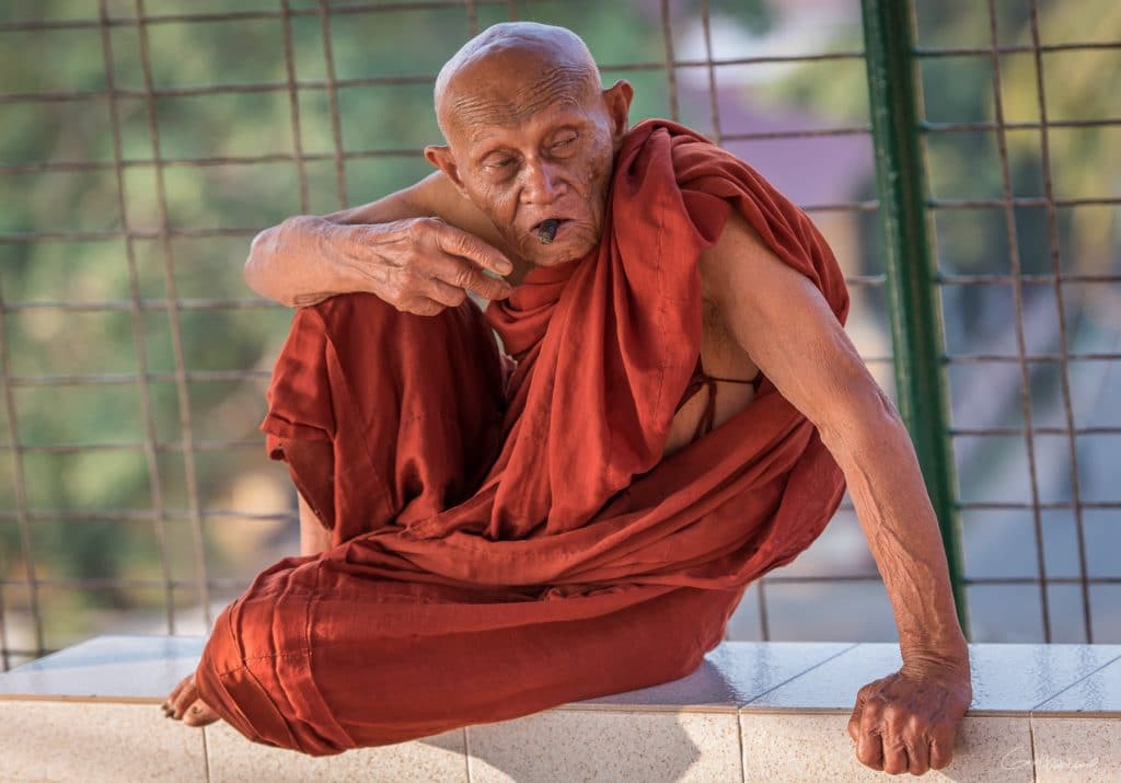 Moine pagode Kyaik Than Lan de Moulmein
